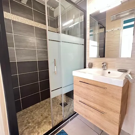 Le Phare Du Bout Du Monde - Proche Du Port 펜션 라플로트